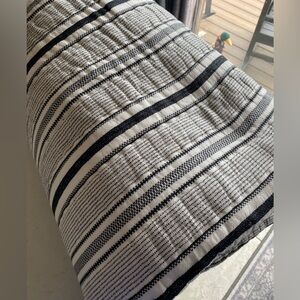 Hearth and Hand with Magnolia 100% cotton King Quilt 104x92